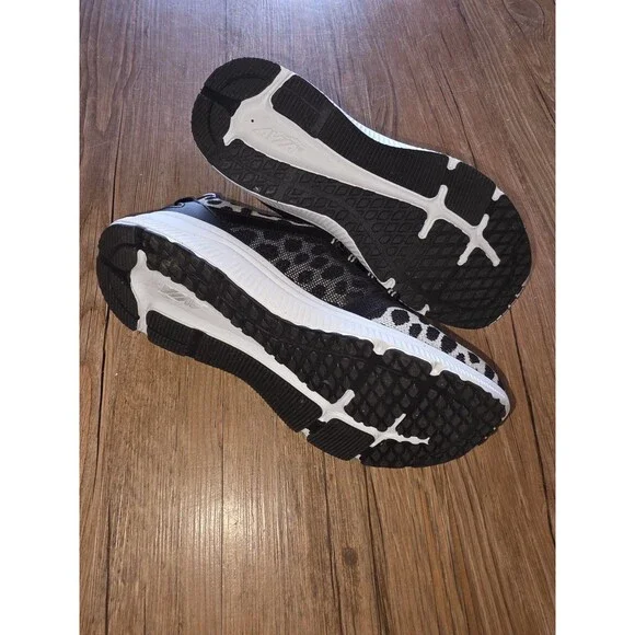 Women’s Avia Deluxe Memory Foam Athletic Shoes, Size 8.5  Leopard - Picture 7 of 10